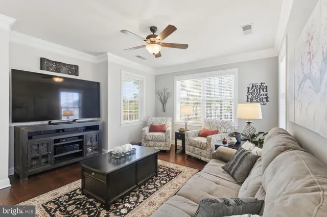 $460,000 | 15110 Heather Mill Lane, Unit 305, Haymarket, VA 20169