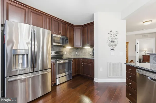 $460,000 | 15110 Heather Mill Lane, Unit 305, Haymarket, VA 20169