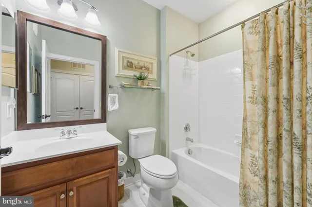 $460,000 | 15110 Heather Mill Lane, Unit 305, Haymarket, VA 20169