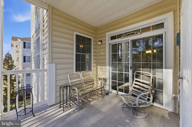 $460,000 | 15110 Heather Mill Lane, Unit 305, Haymarket, VA 20169