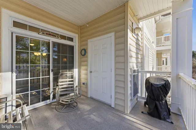 $460,000 | 15110 Heather Mill Lane, Unit 305, Haymarket, VA 20169