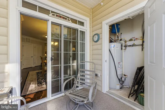 $460,000 | 15110 Heather Mill Lane, Unit 305, Haymarket, VA 20169