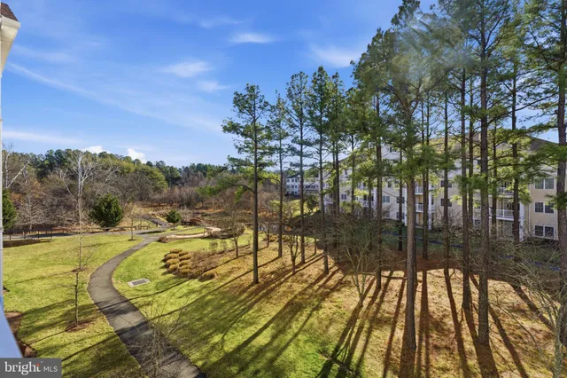 $460,000 | 15110 Heather Mill Lane, Unit 305, Haymarket, VA 20169