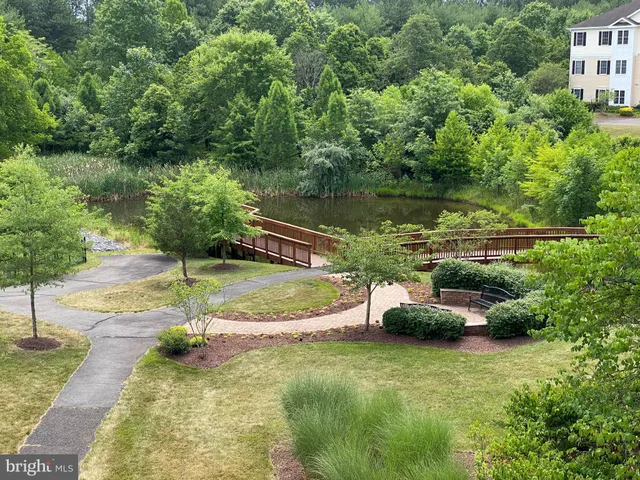 $460,000 | 15110 Heather Mill Lane, Unit 305, Haymarket, VA 20169