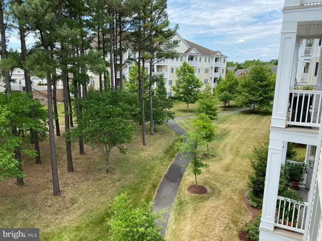 $460,000 | 15110 Heather Mill Lane, Unit 305, Haymarket, VA 20169