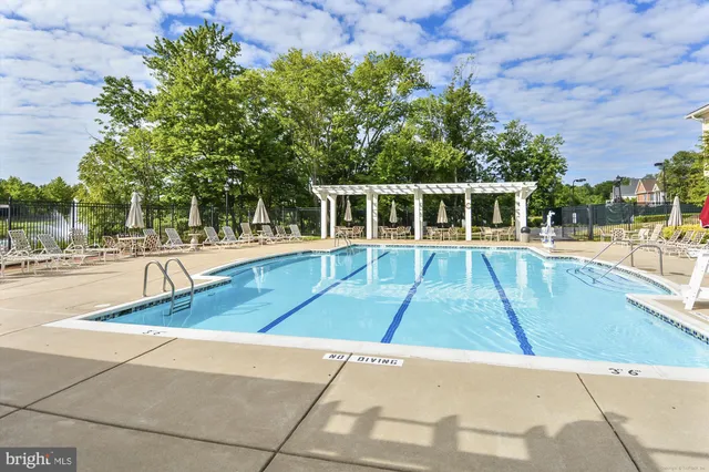 $460,000 | 15110 Heather Mill Lane, Unit 305, Haymarket, VA 20169