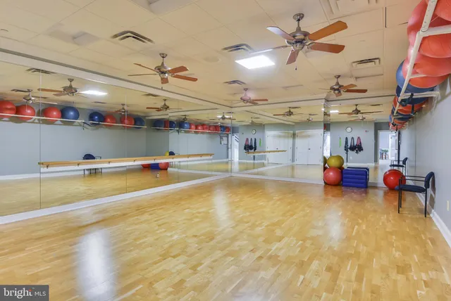 $460,000 | 15110 Heather Mill Lane, Unit 305, Haymarket, VA 20169