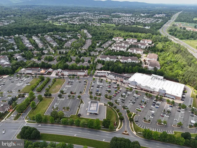 $460,000 | 15110 Heather Mill Lane, Unit 305, Haymarket, VA 20169