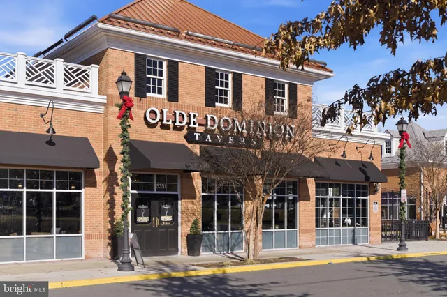 $460,000 | 15110 Heather Mill Lane, Unit 305, Haymarket, VA 20169