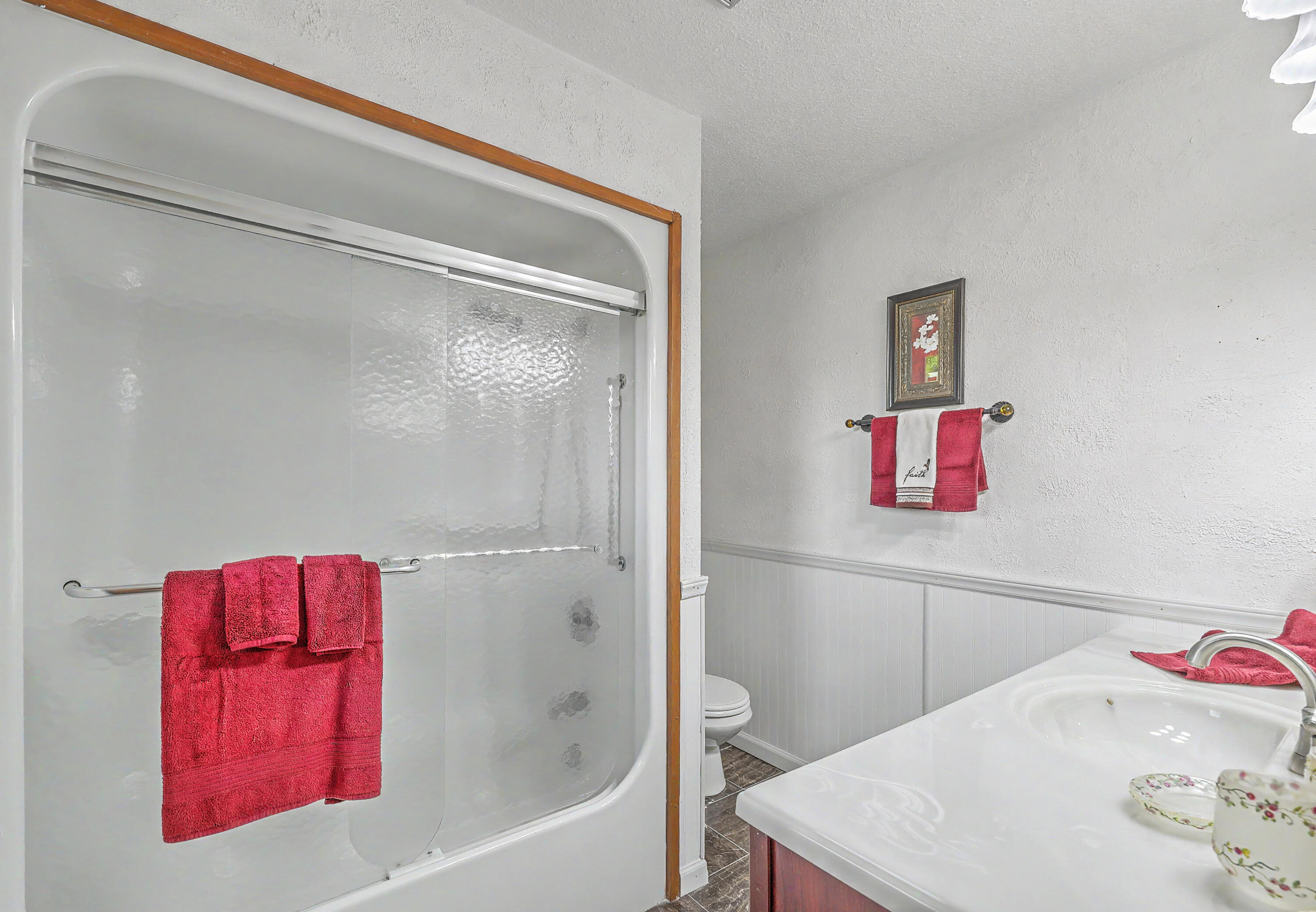 104 Cooper Drive Santee, SC 29142 - Photo 27 of 56 Secondary Primary Bathroom