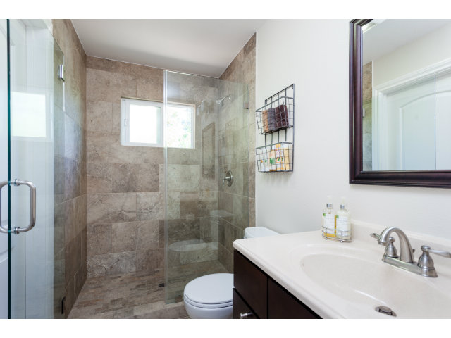 939 Clinton Road Los Altos, CA 94024 - Photo 9 of 17 Gallery Image 9