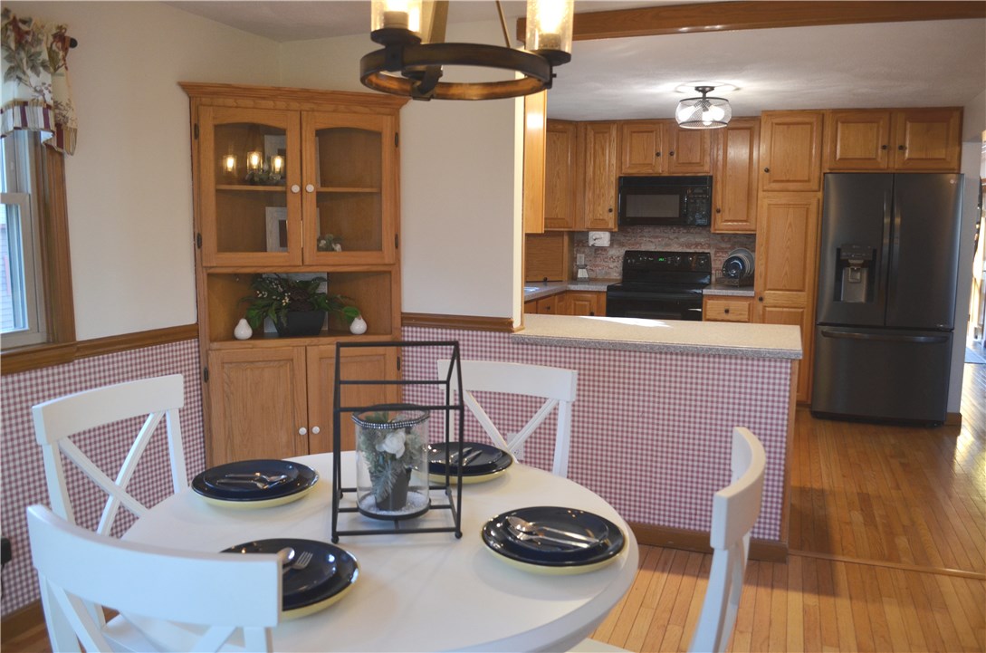 22 Weaver Hill Road Coventry, RI 02816 - Photo 7 of 41 Dining area looking into kitchen