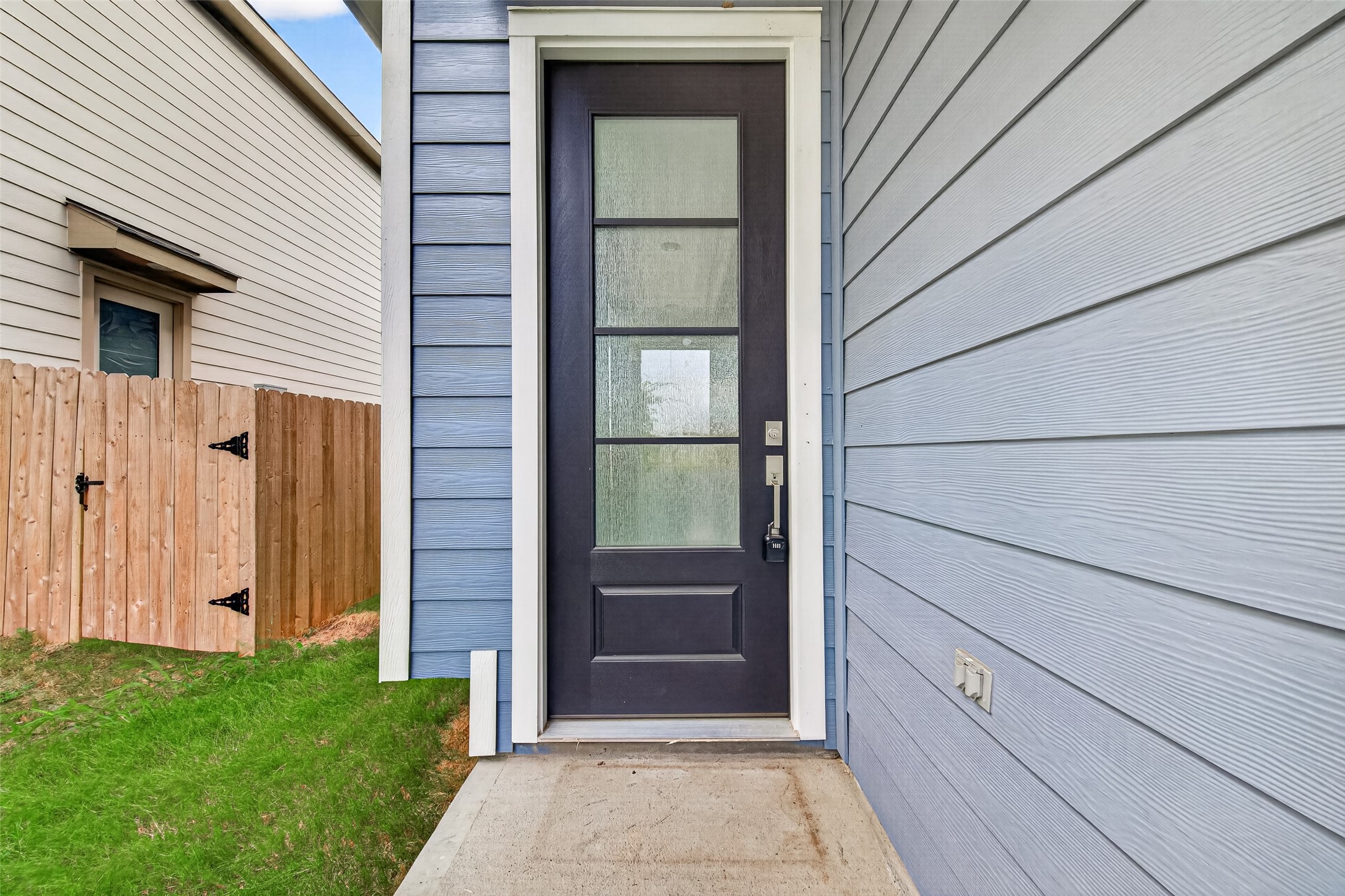 2212 Via Vicky Road Houston, TX 77051 - Photo 4 of 48 Gallery Image 4