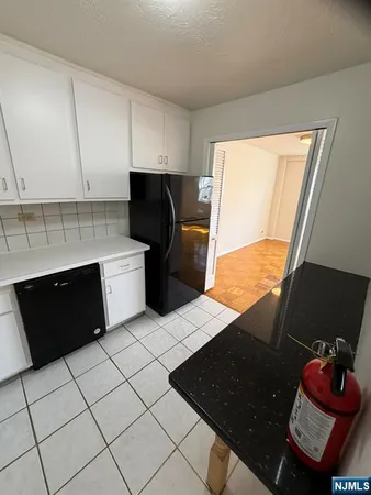 $2,000 | 39 East 39th Street, Unit 2L, Paterson, NJ 07514