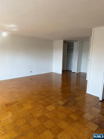 $2,000 | 39 East 39th Street, Unit 2L, Paterson, NJ 07514