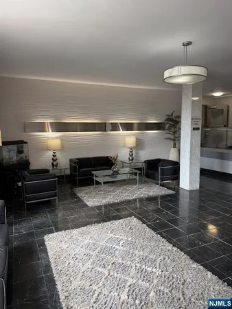 $2,000 | 39 East 39th Street, Unit 2L, Paterson, NJ 07514