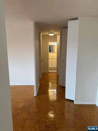 $2,000 | 39 East 39th Street, Unit 2L, Paterson, NJ 07514