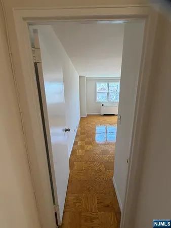 $2,000 | 39 East 39th Street, Unit 2L, Paterson, NJ 07514