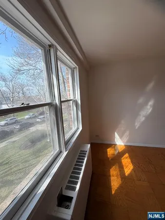 $2,000 | 39 East 39th Street, Unit 2L, Paterson, NJ 07514