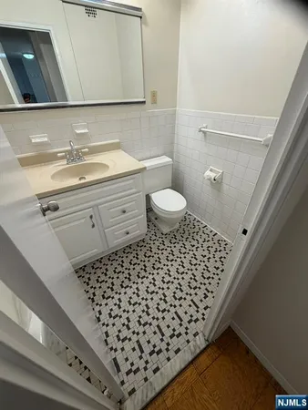 $2,000 | 39 East 39th Street, Unit 2L, Paterson, NJ 07514