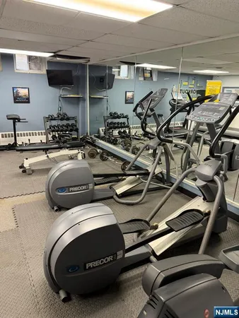 $2,000 | 39 East 39th Street, Unit 2L, Paterson, NJ 07514