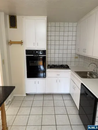 $2,000 | 39 East 39th Street, Unit 2L, Paterson, NJ 07514