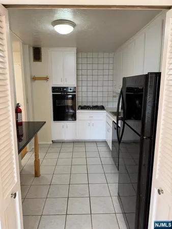 $2,000 | 39 East 39th Street, Unit 2L, Paterson, NJ 07514