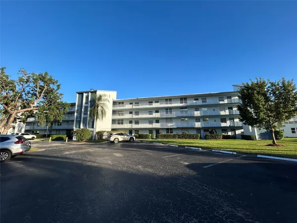 $1,595 | 7608 Northwest 18th Street, Unit 403, Margate, FL 33063
