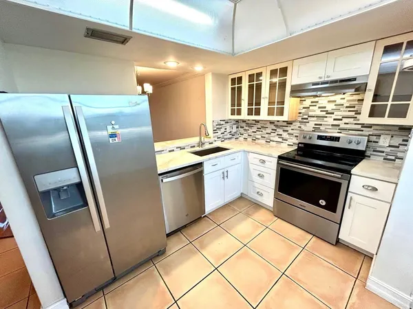 $1,595 | 7608 Northwest 18th Street, Unit 403, Margate, FL 33063