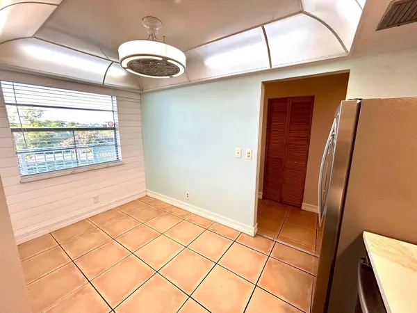 $1,595 | 7608 Northwest 18th Street, Unit 403, Margate, FL 33063