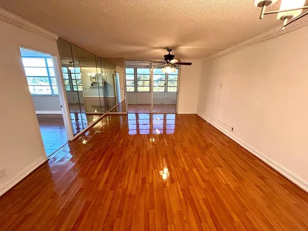 $1,595 | 7608 Northwest 18th Street, Unit 403, Margate, FL 33063