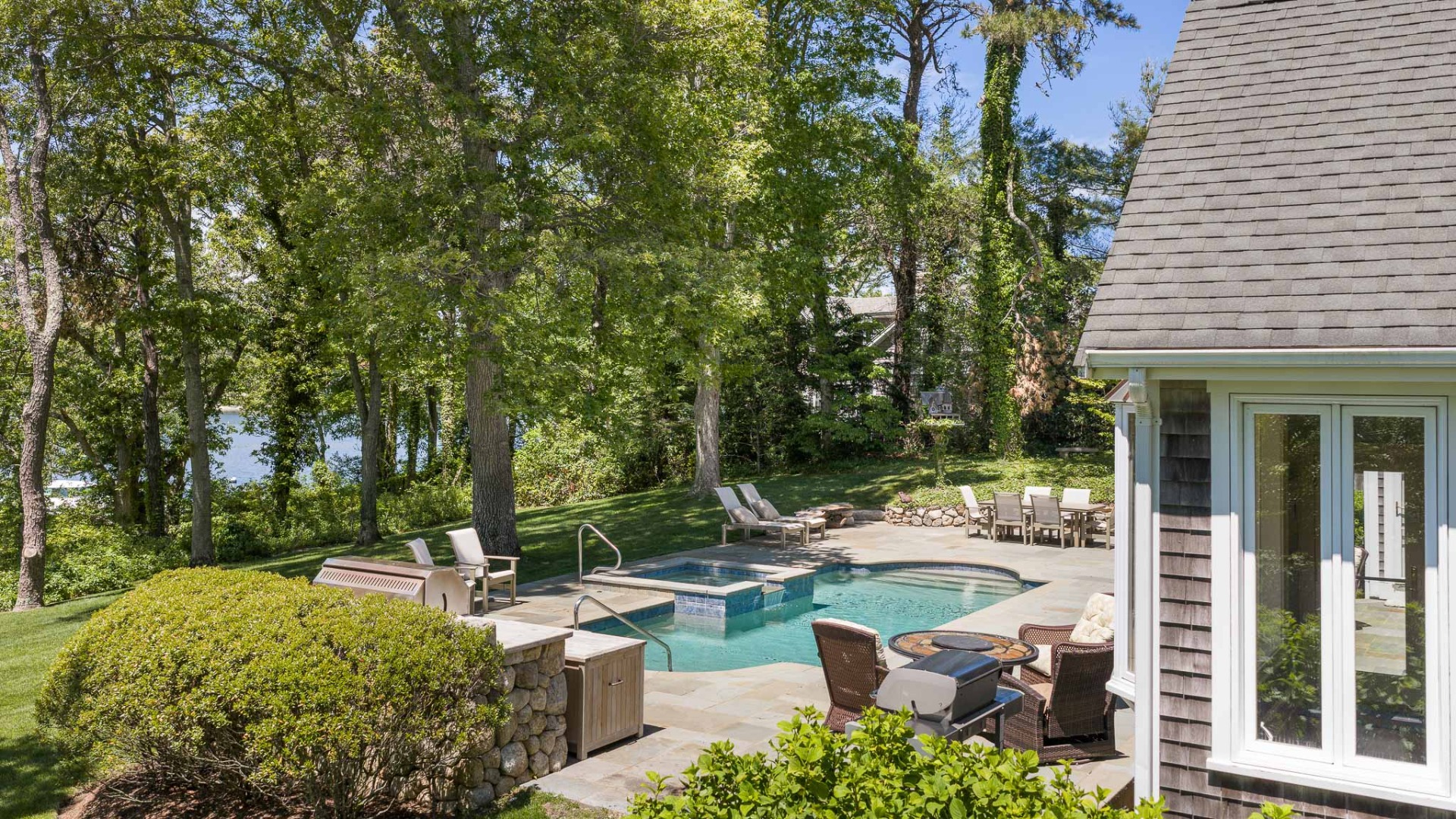 385 Barnes Road Oak Bluffs, MA 02557 - Photo 4 of 70