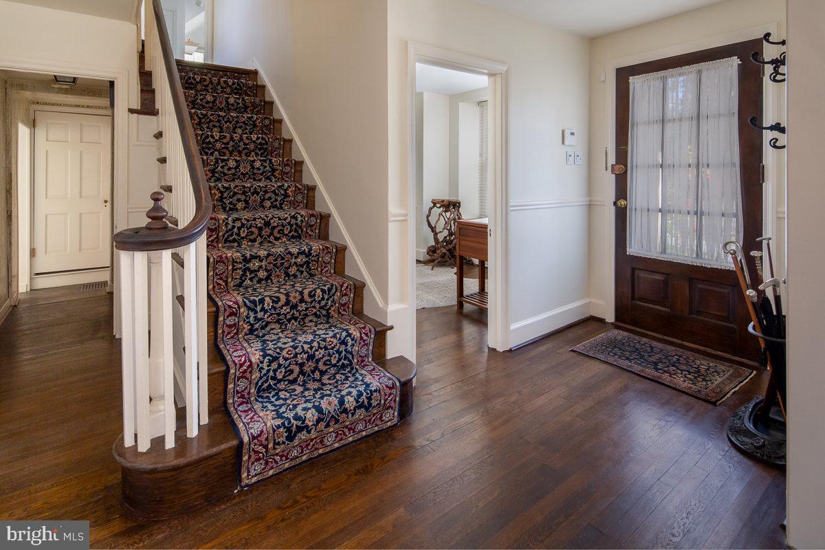 218 Fairview Road Narberth, PA 19072 - Photo 2 of 31 Foyer