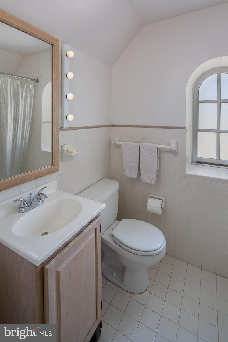 218 Fairview Road Narberth, PA 19072 - Photo 22 of 31 Bath 2