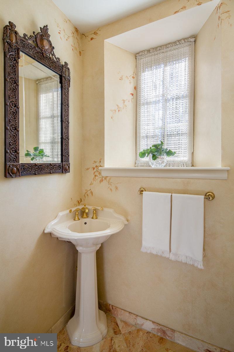 218 Fairview Road Narberth, PA 19072 - Photo 5 of 31 Powder Room