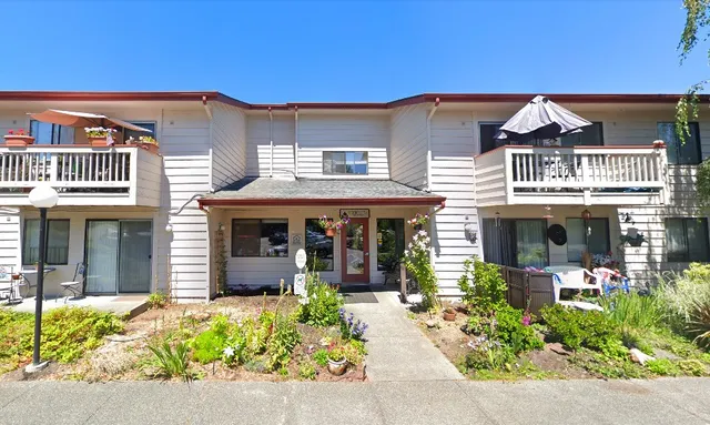 $815 | 200 High School Road Northeast, Bainbridge Island, WA 98110
