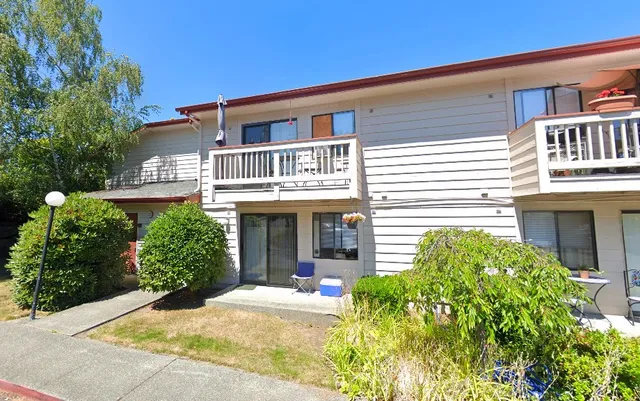 $815 | 200 High School Road Northeast, Bainbridge Island, WA 98110