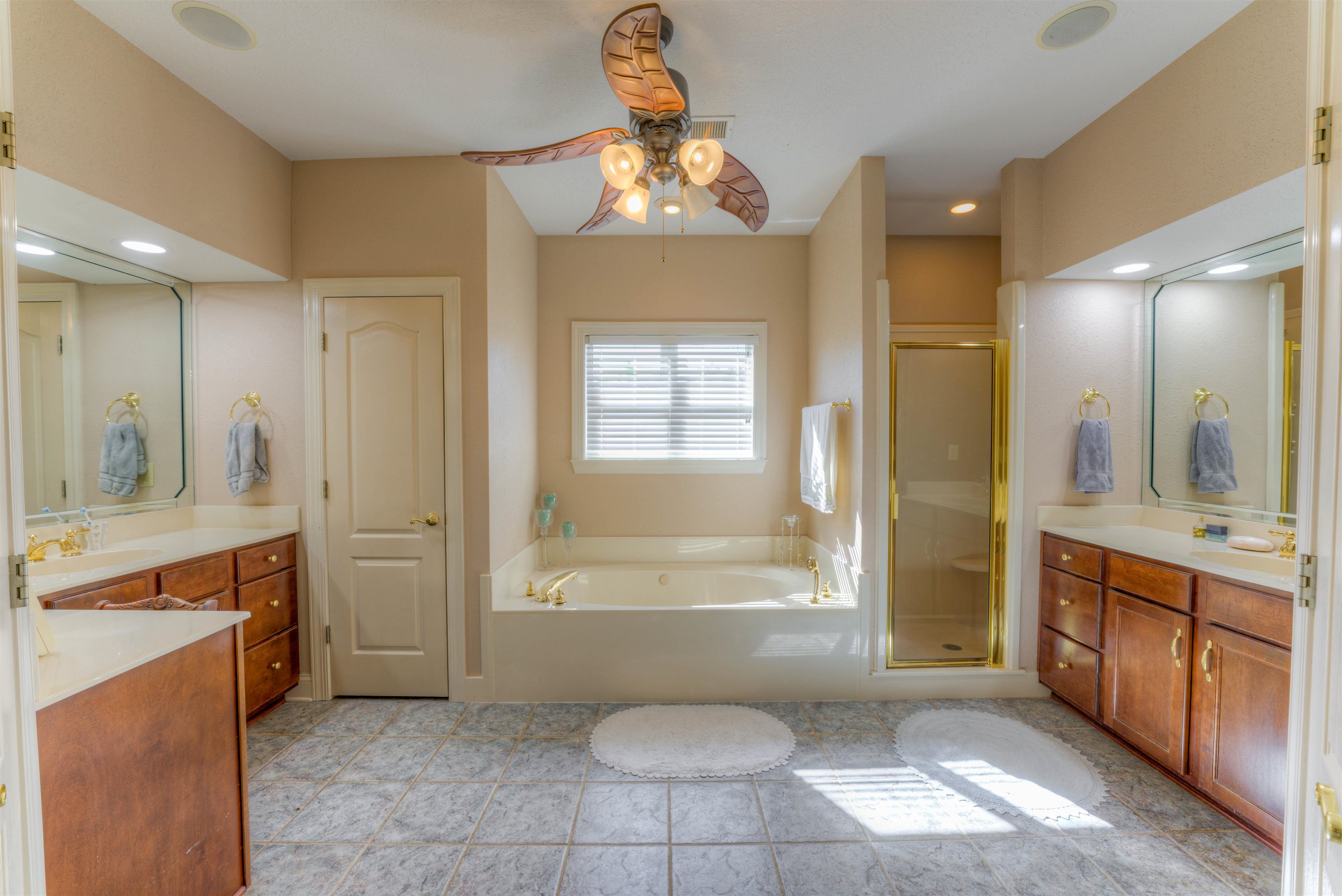 10529 Moose Road Millington, TN 38053 - Photo 31 of 40 a bathroom with a sink a toilet and bathtub