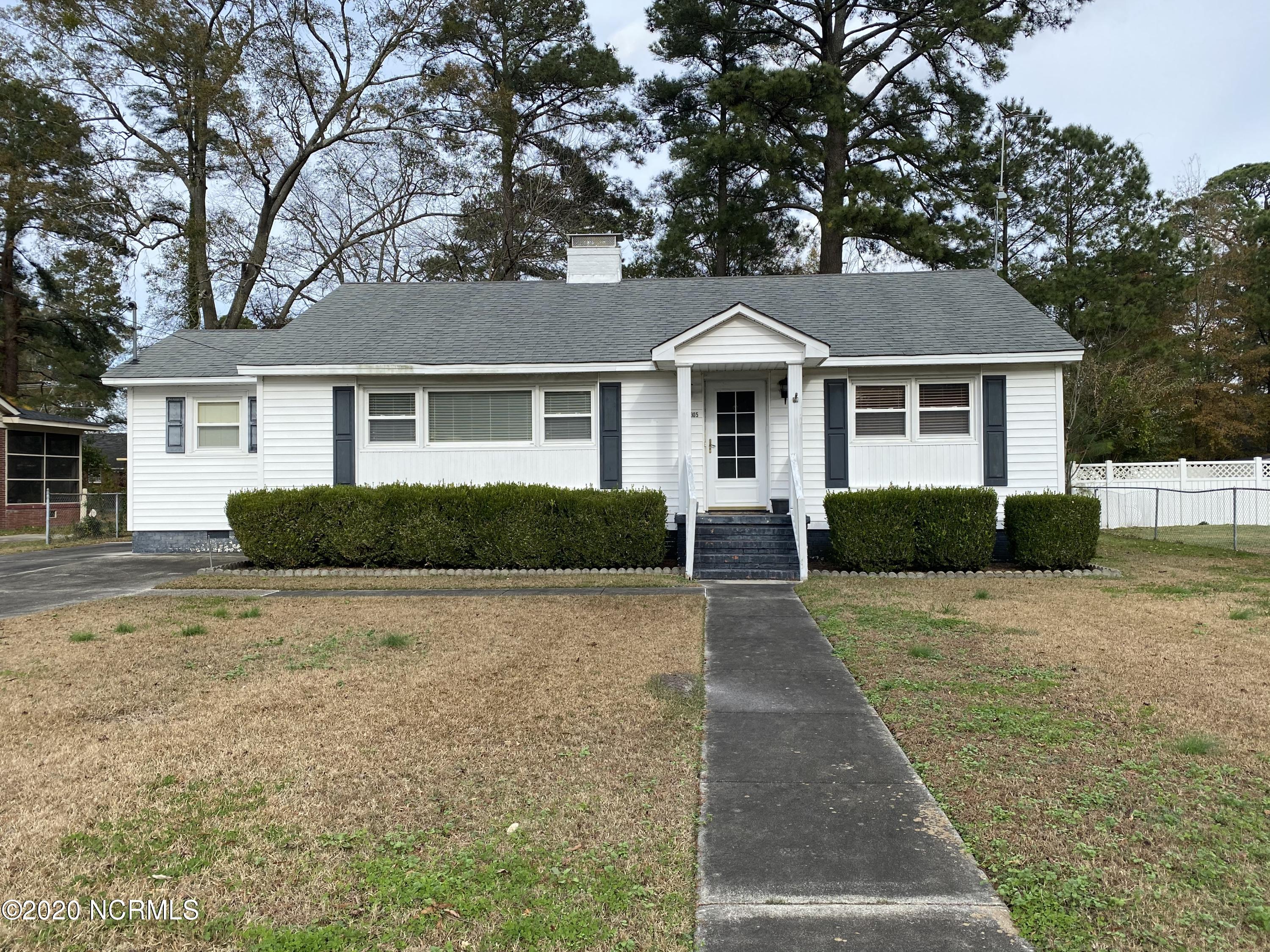 2305 Woodview Road Kinston, NC 28504 - Photo 1 of 31 6946C7E1-7588-4FC4-A001-FA19C4B324FB
