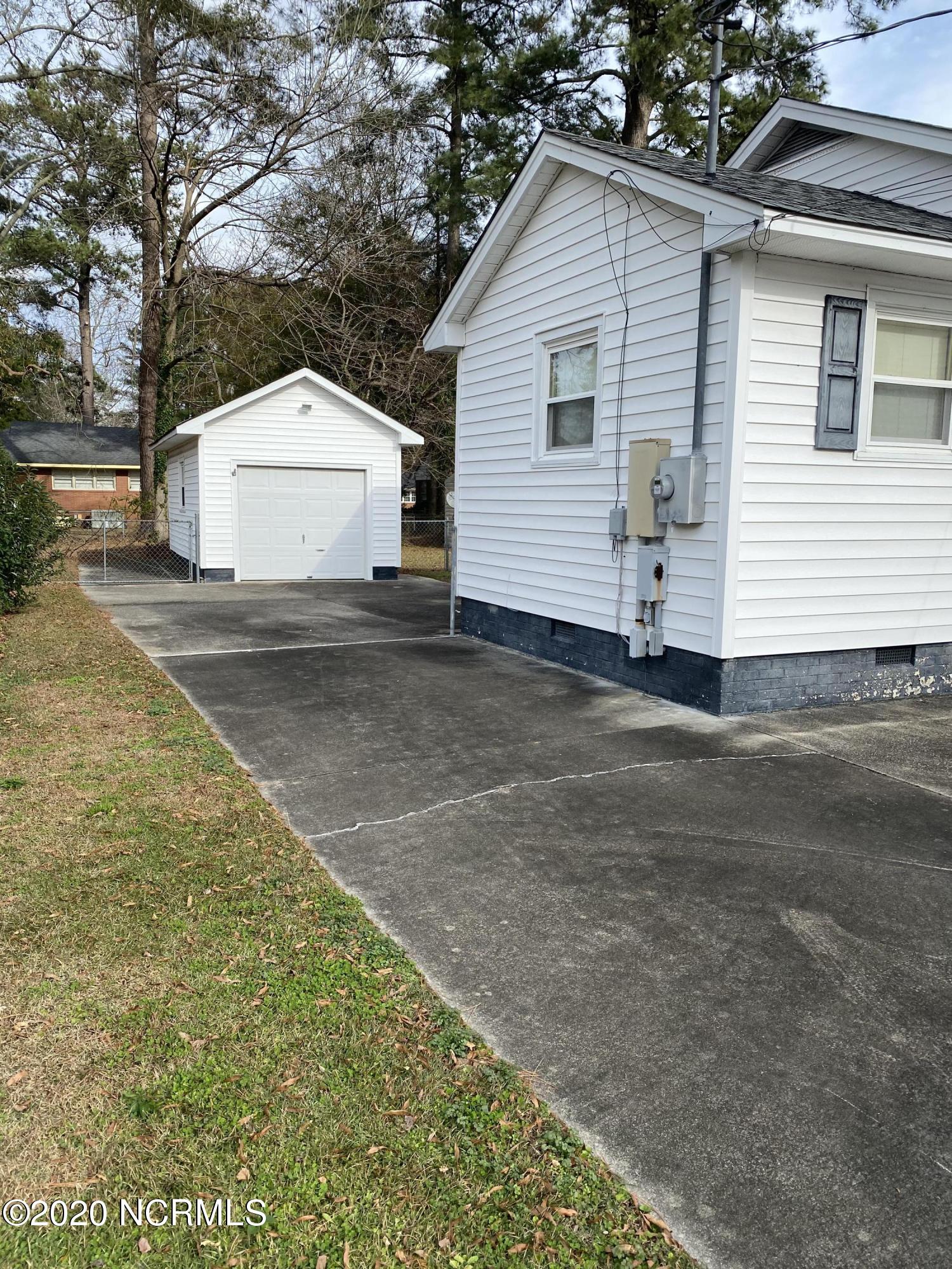 2305 Woodview Road Kinston, NC 28504 - Photo 2 of 31 81E04B51-056C-4151-BE86-9669EFF3A9F9