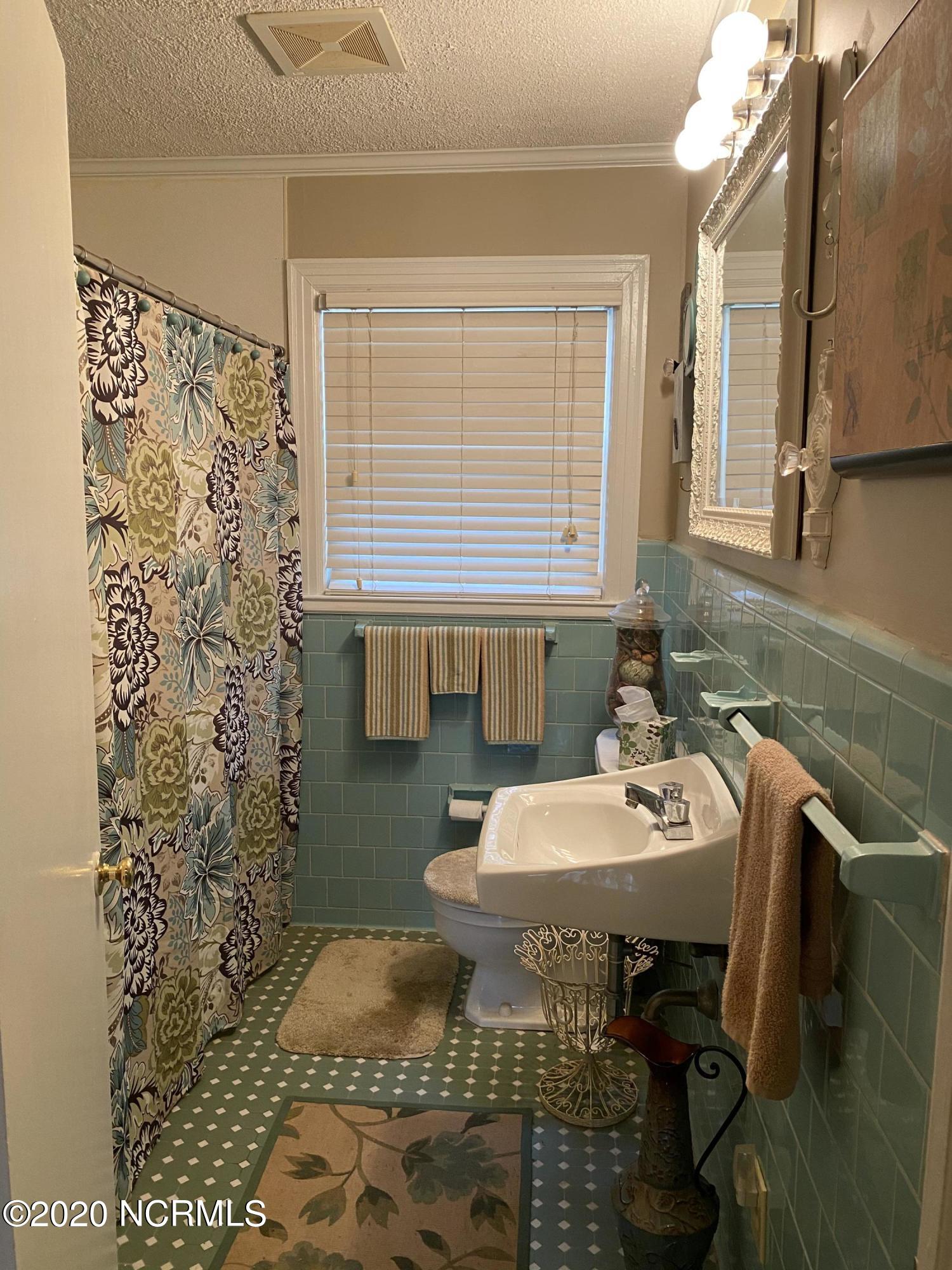 2305 Woodview Road Kinston, NC 28504 - Photo 22 of 31 8AB0FE71-8A9E-4003-B81C-66C0DEA4B82F