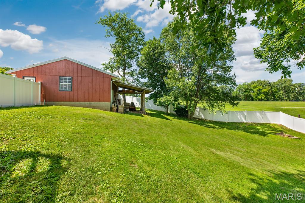 2364 Seminary Road Brighton, IL 62012 - Photo 27 of 57