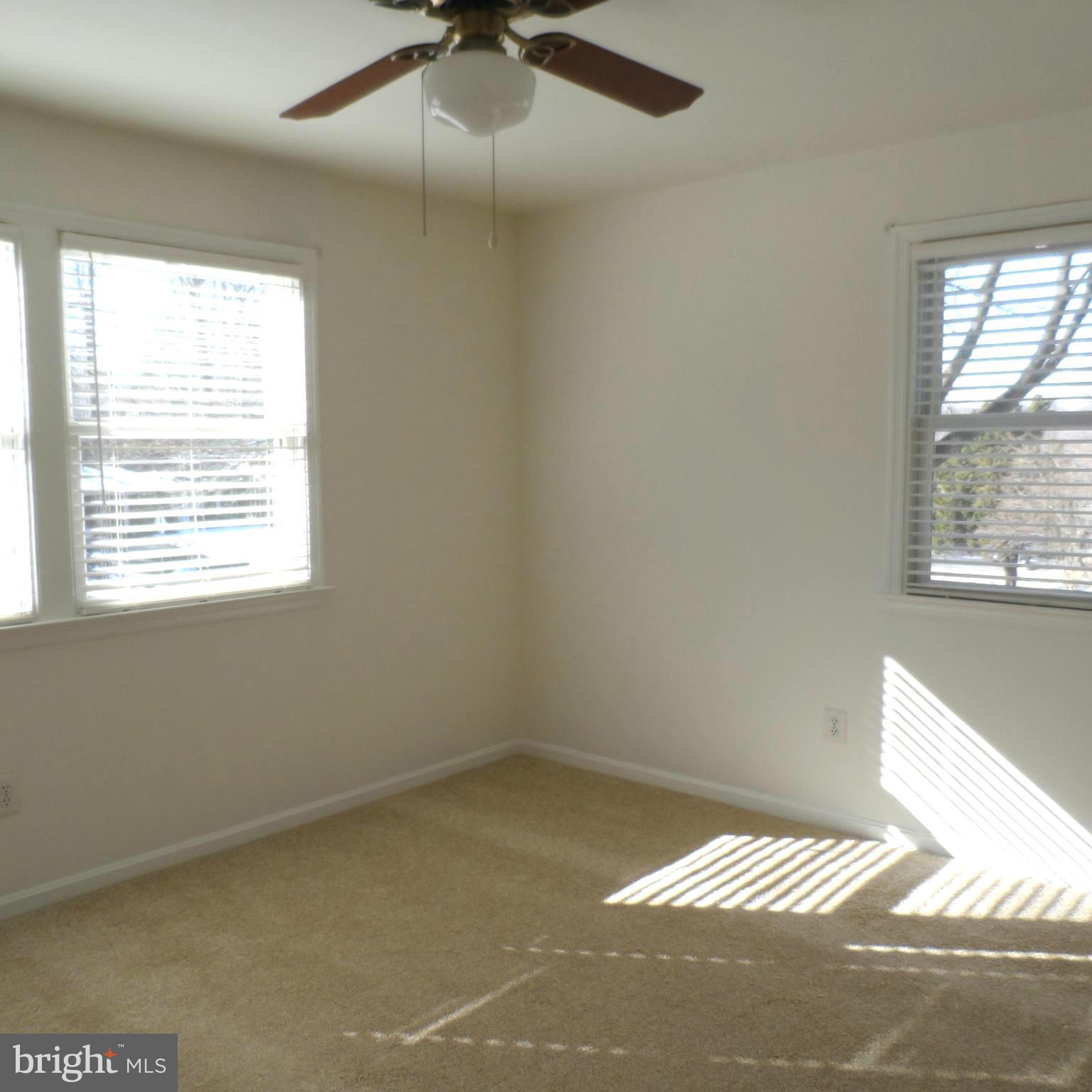 6607 Huntsman Boulevard Springfield, VA 22152 - Photo 23 of 30 Bedroom 3