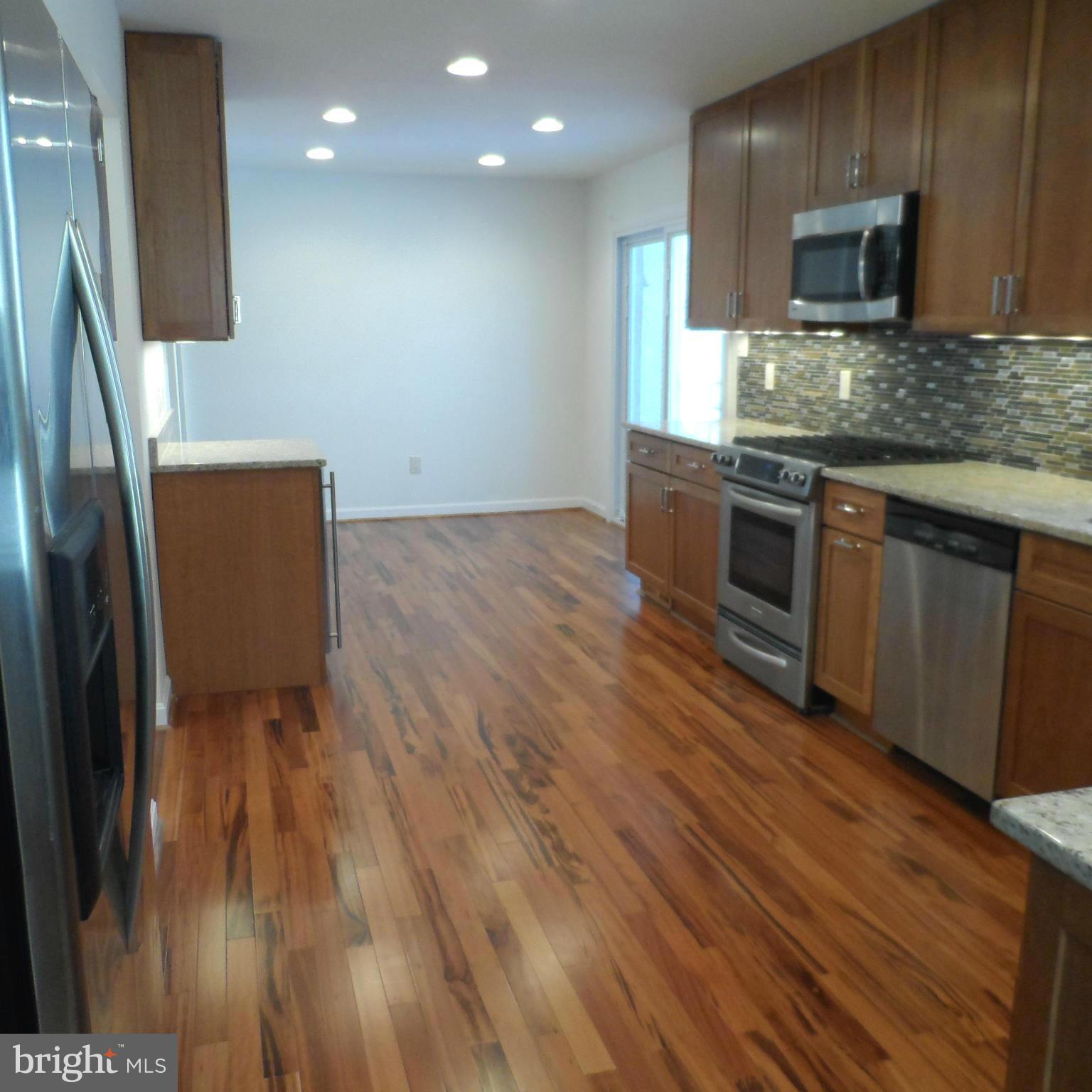 6607 Huntsman Boulevard Springfield, VA 22152 - Photo 8 of 30 New or Almost New Appliances
