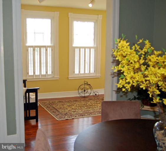 7037 Warfield Road Gaithersburg, MD 20882 - Photo 14 of 30 Dining Room