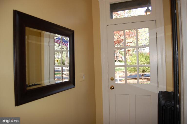 7037 Warfield Road Gaithersburg, MD 20882 - Photo 18 of 30 Interior (General)