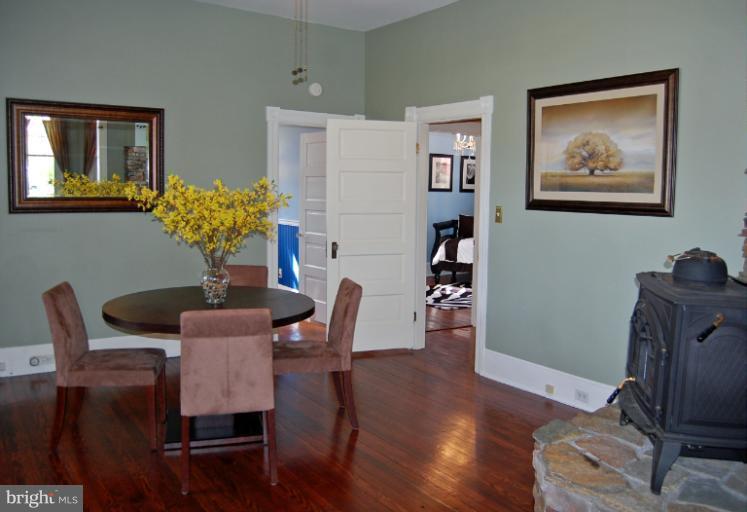 7037 Warfield Road Gaithersburg, MD 20882 - Photo 28 of 30 Dining Room