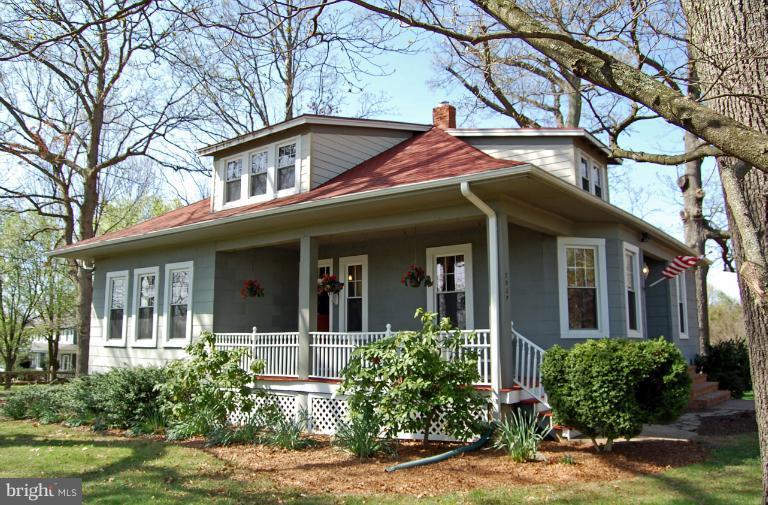 7037 Warfield Road Gaithersburg, MD 20882 - Photo 29 of 30 Exterior (Front)