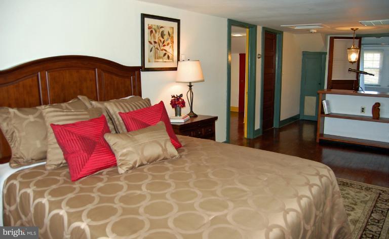 7037 Warfield Road Gaithersburg, MD 20882 - Photo 6 of 30 Bedroom (Master)