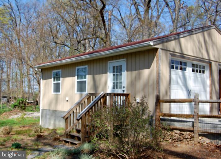 7037 Warfield Road Gaithersburg, MD 20882 - Photo 7 of 30 Exterior (Rear)